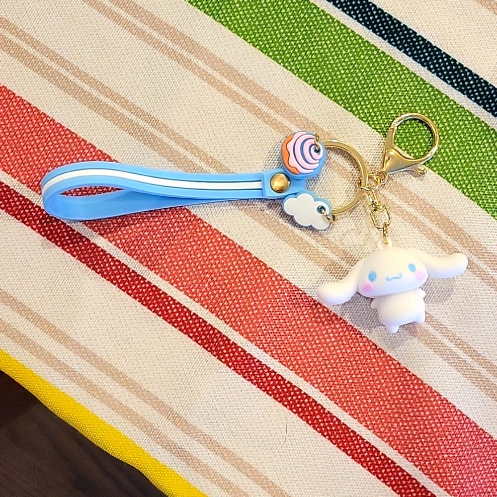 Cinnamaroll keychain NWOT